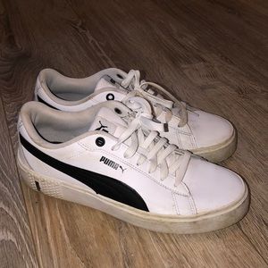 PUMA Women’s Smash Platform V2 L Sneaker Sz 9